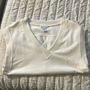 Women’s retroterry sleeveless c-neck sweatshirt.